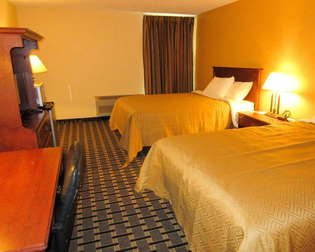 Econo Lodge Inn & Suites Brookings Room photo